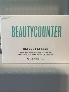 Beautycounter Teal & White Reflect Effect AHA Facial Mask